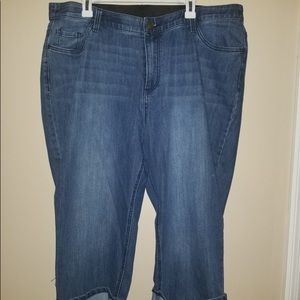 Jean cuffed capri pants